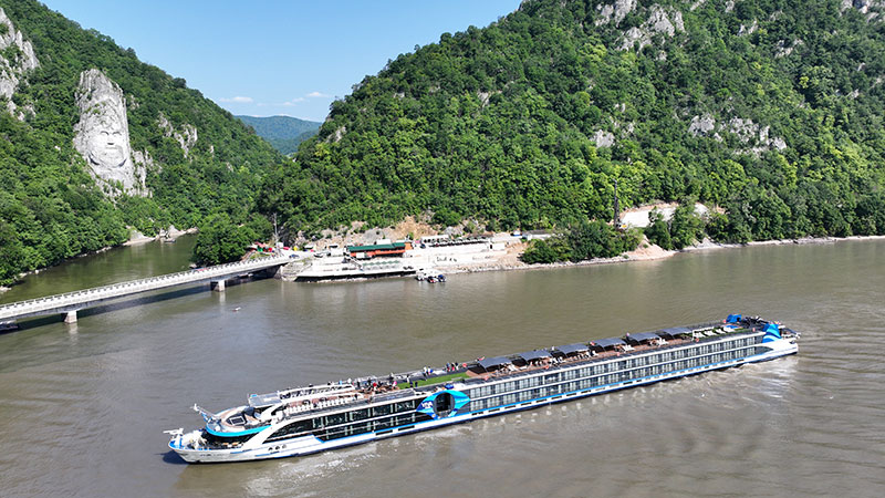 Femstjerners cruise p Donau gjennom syv land