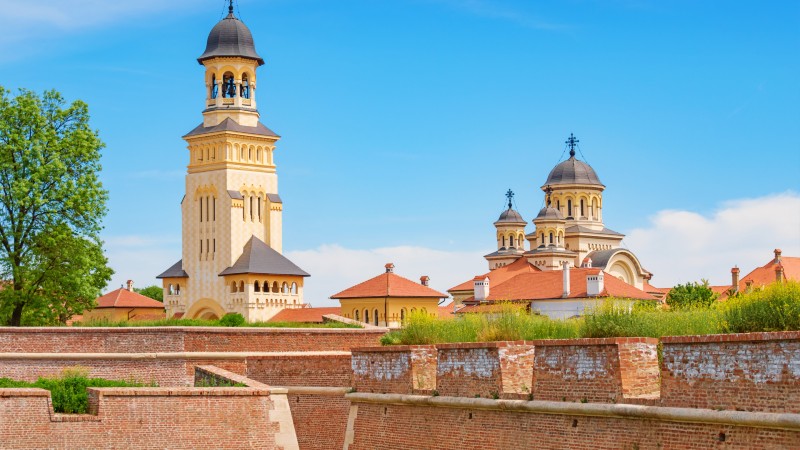 Katedral og festningsmur i Alba Iulia