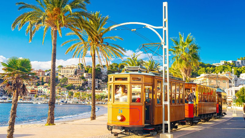 Sóller Hyggelig tradisjonelt tog ved stranden i Sóller