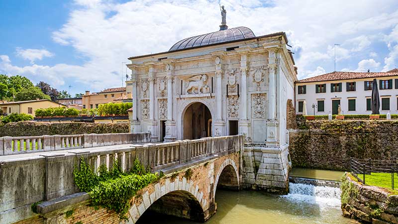 Byporten Porta San Tomaso i Treviso