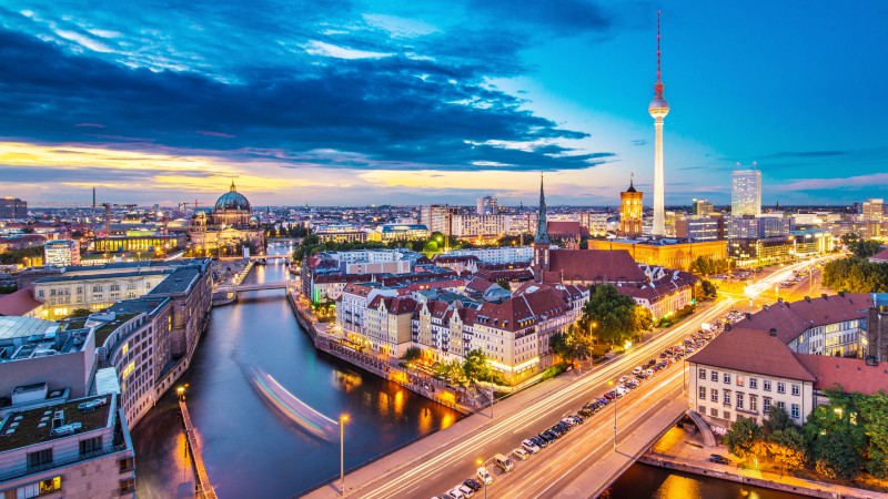 Berlin Berlin skyline om kvelden