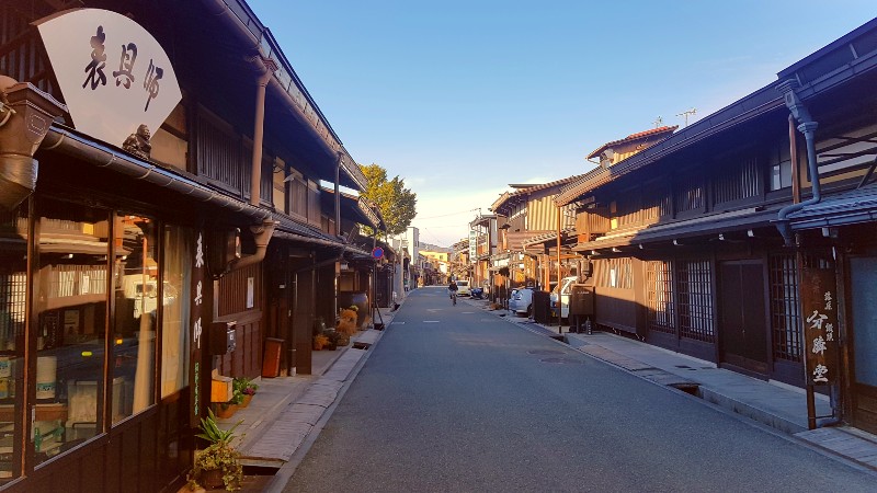 Rolig gate i Takayama
