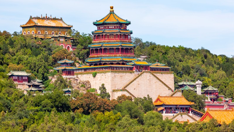 bygninger, palass, bru, vann og mennesker 