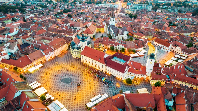Oversikt over Sibius historiske senter om kvelden