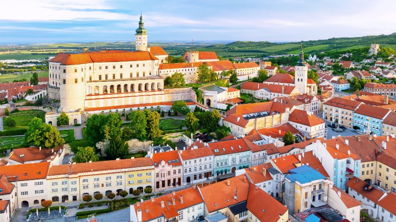 Mikulov - byen og slottet sett ovenfra