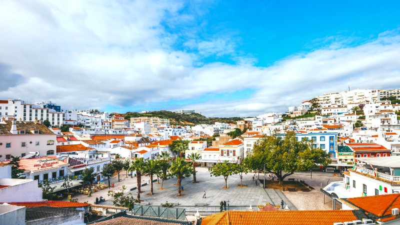 Hvite hus i Albufeira